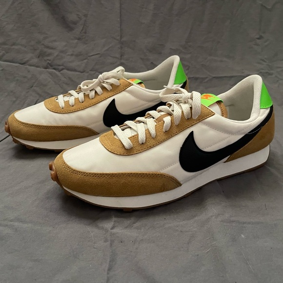 Nike Daybreak - Wheat/Black - Womens - Picture 1 of 8